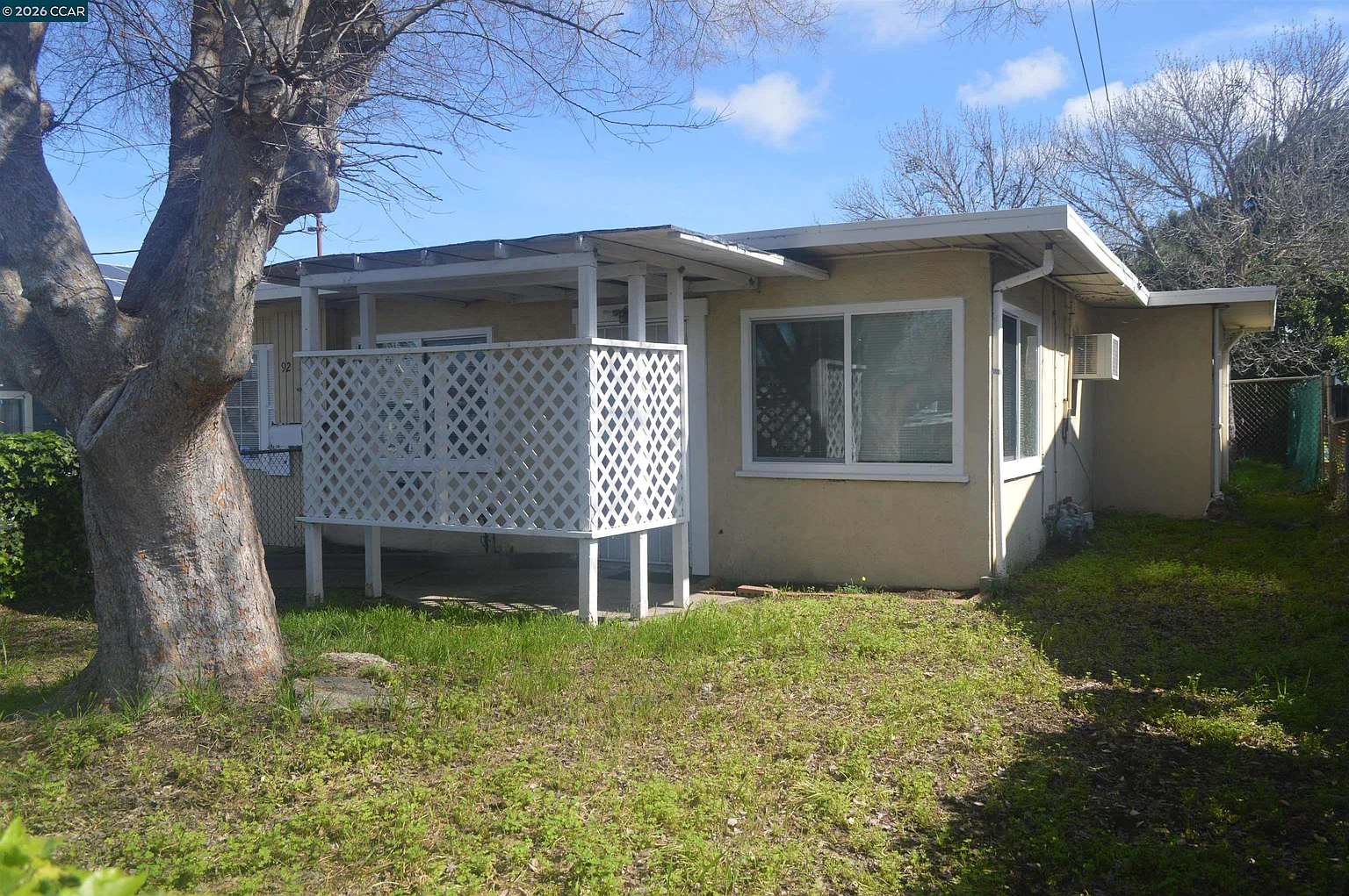 92 Beach Dr photo 1
