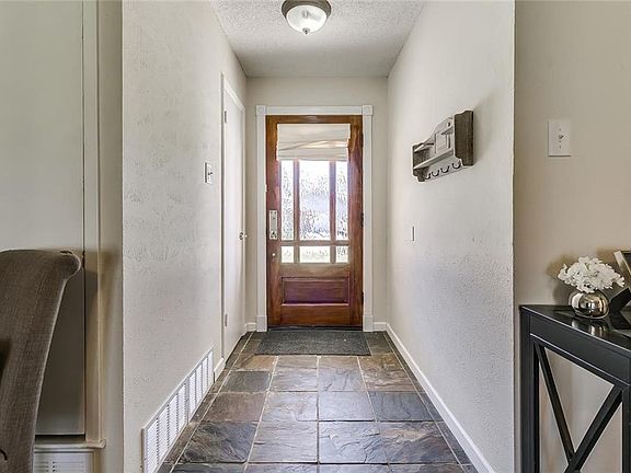 2nd image of 300 N Heights Dr