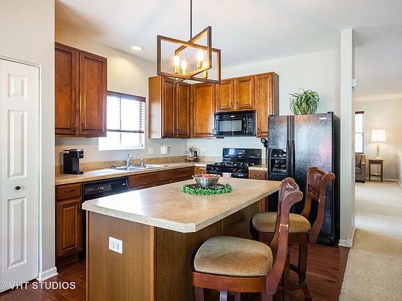 4th image of 25218 W Presidential Ave