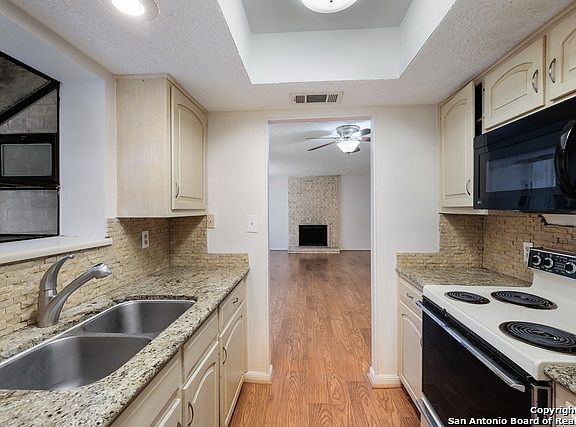 3rd image of 11843 Braesview APT 1216