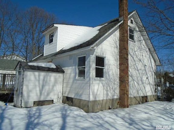4th image of 144 Van Buren St