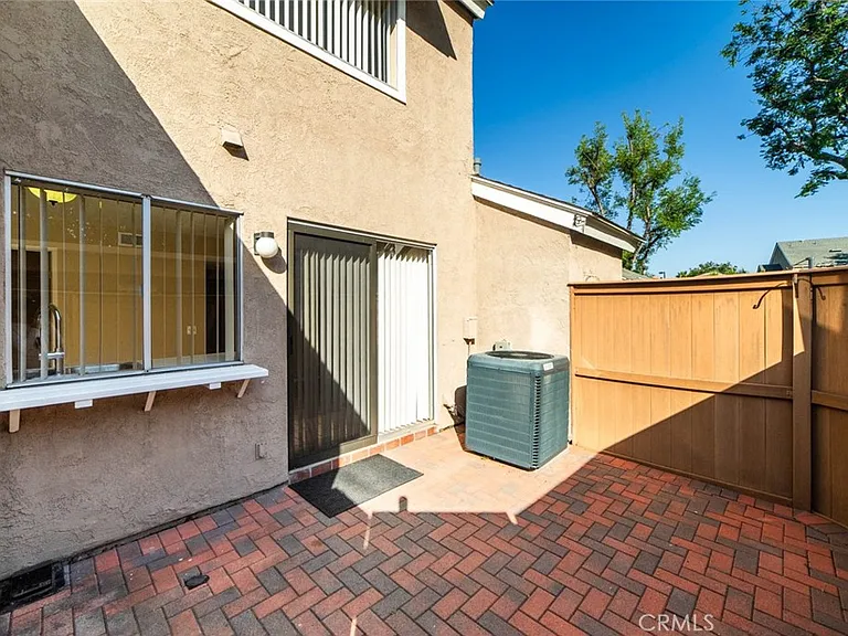 24 Elderglen — Photo 35