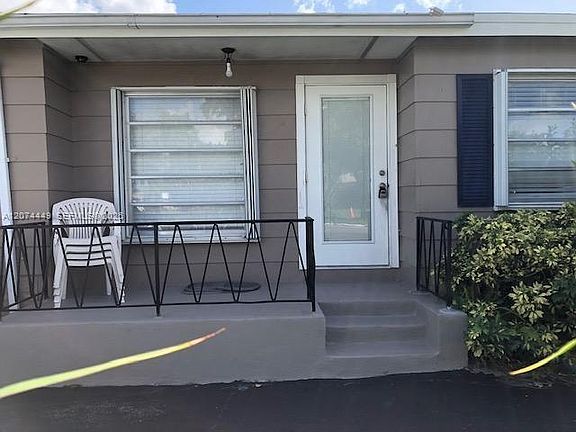2nd image of 6520 Sandalfoot Blvd #H