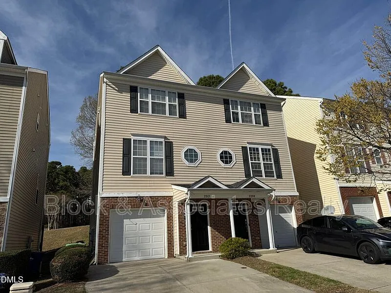 2212 Persimmon Ridge Dr