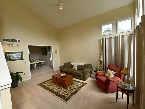 5th image of 487 Jeremy Dr