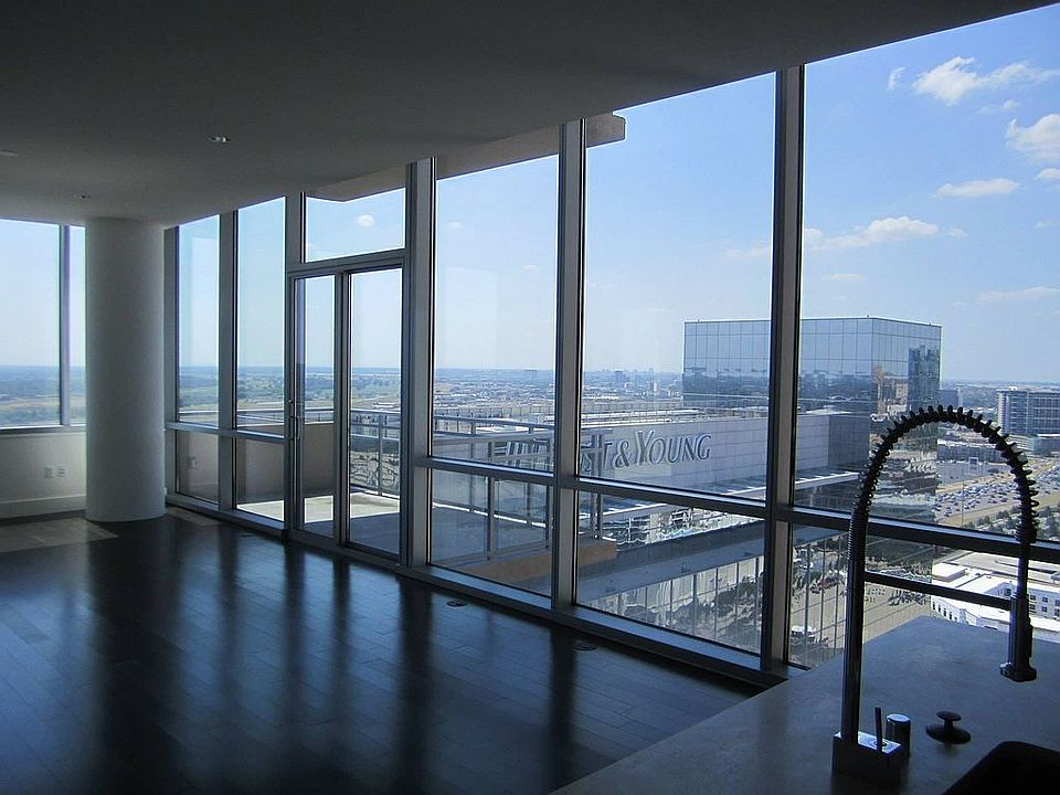 1st image of 2200 Victory Ave #2407