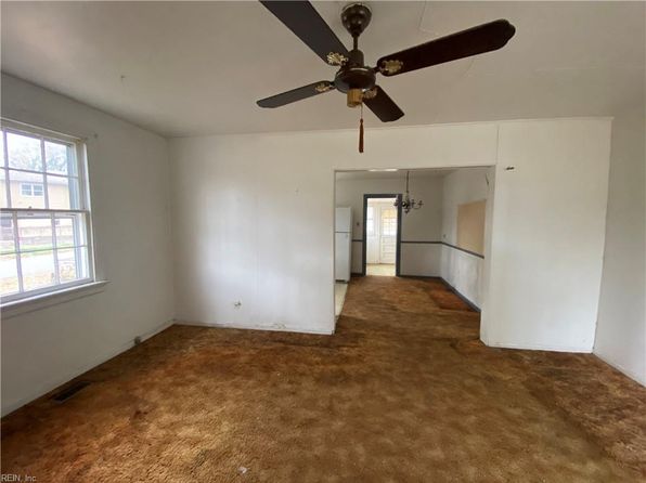 86 Cavalier Rd, Hampton, VA 23669