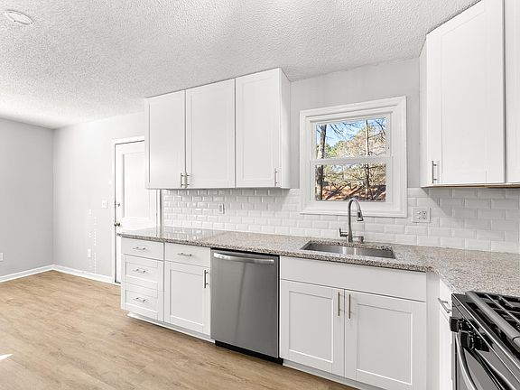 2nd image of 5017 Hawthorne Ct SE APT 2