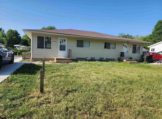 1421-1423 Starview Dr, Cedar Falls, IA 50613