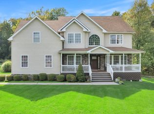 11 Fant Farm Lane, Suffern, NY 10901