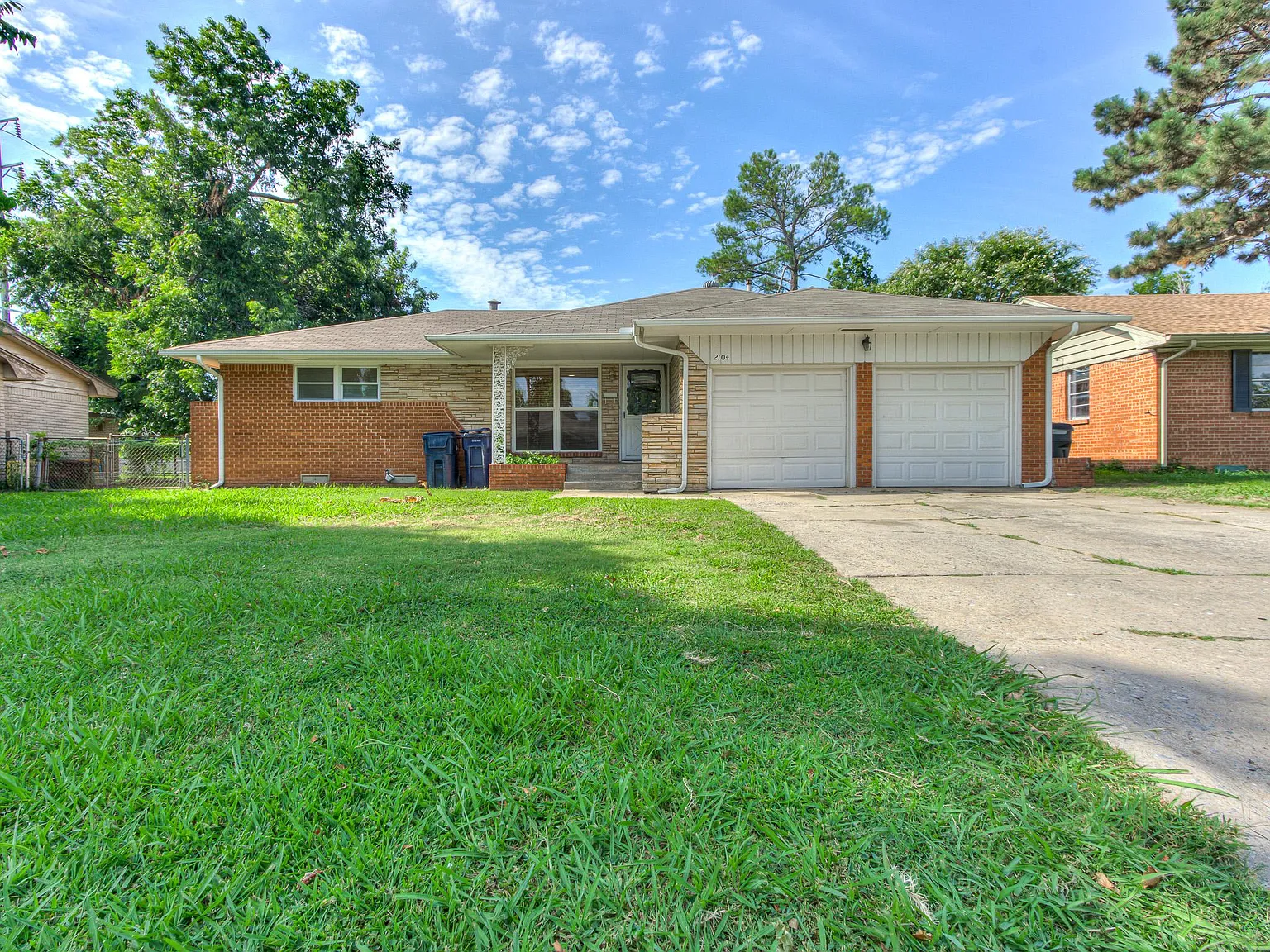 3 bed, 1006 sqft, $1,295 — Photo 1