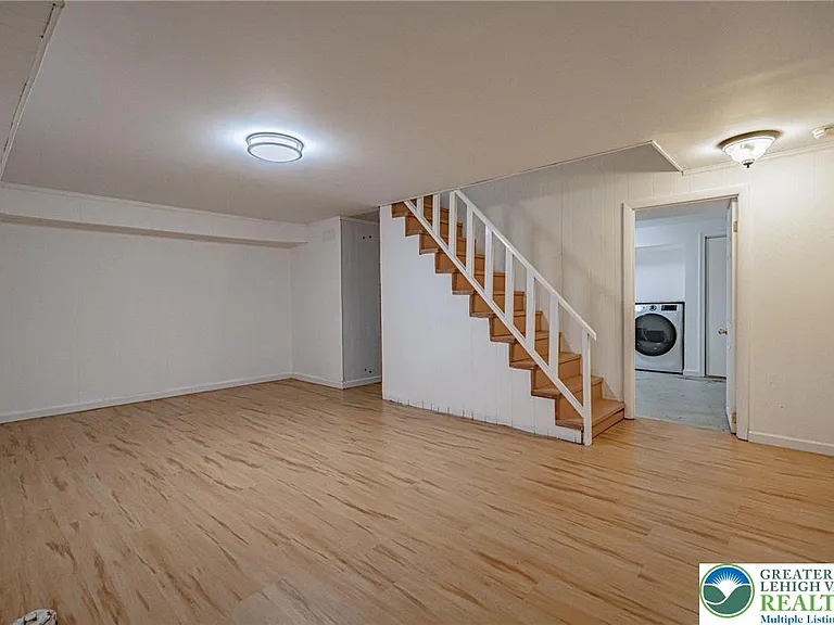 5650 Greens Dr — Photo 22