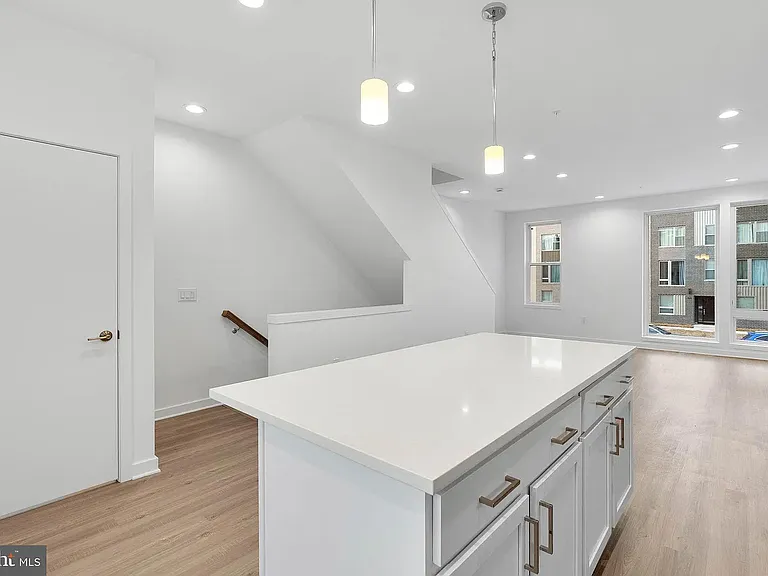 3036 S Northbank Pl — Photo 5