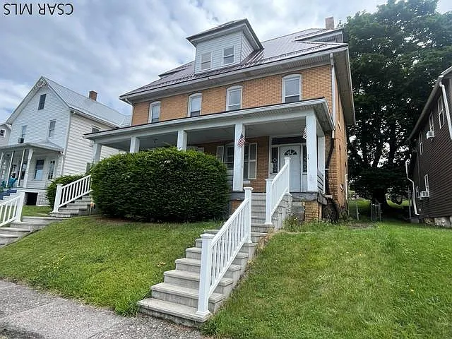 509 Graham Ave — Photo 1