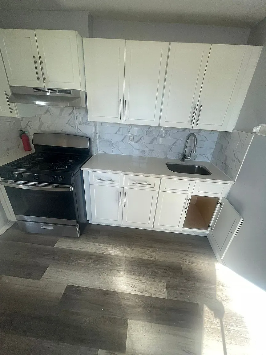 2 bed, 800 sqft, $2,099 — Photo 1