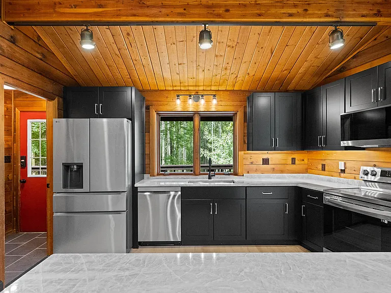 726 Goldfinch Rd — Photo 9