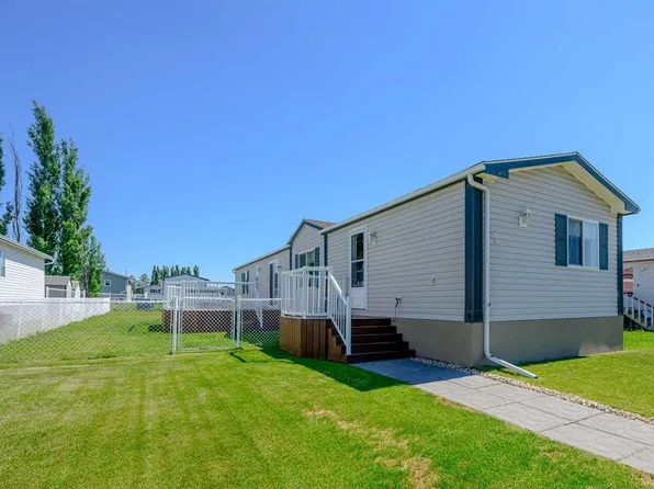 524 W Stewart St #1, Grande Prairie County No. 1, AB T8W 5K5