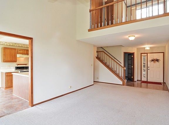 4th image of 564 Canterbury Dr