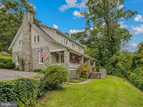 491 Cacapon Rd, Berkeley Springs, WV 25411