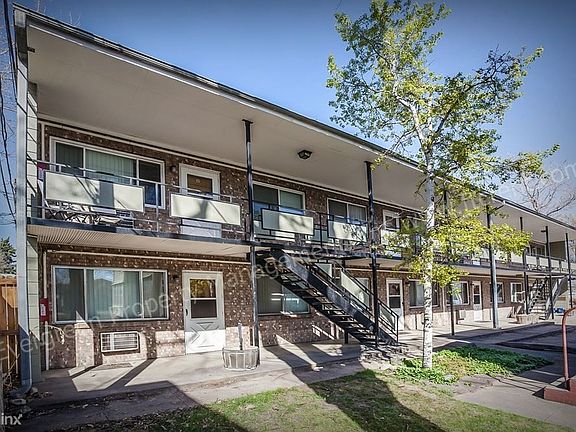 2nd image of 908 13th St APT 2