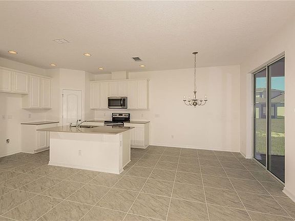 4th image of 2759 Creekmore Ct