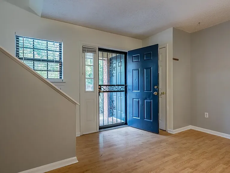 123 Barksdale Ct #123 — Photo 2