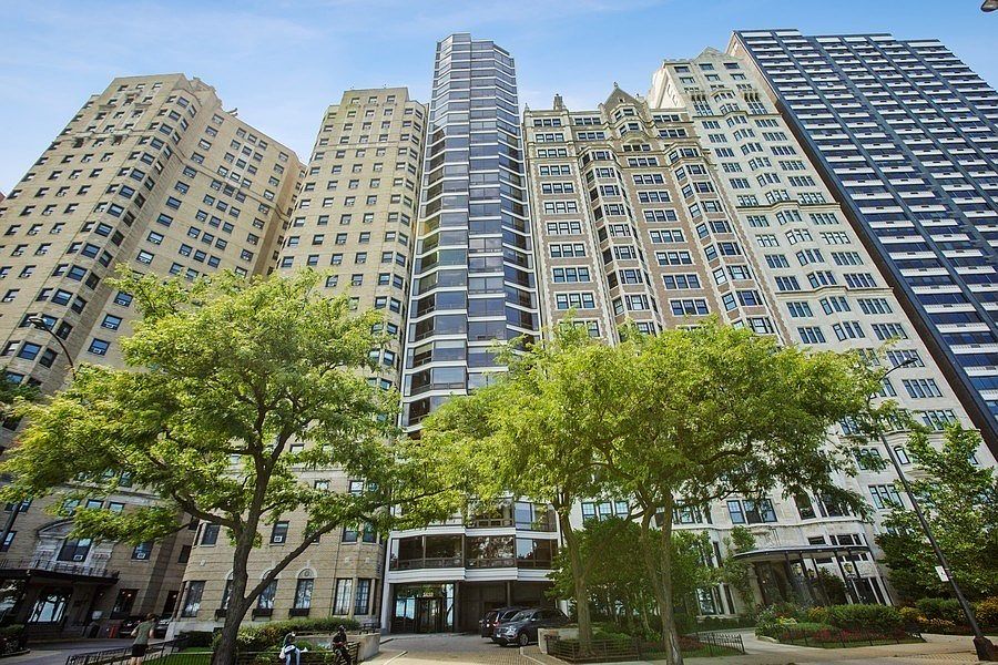 1st image of 1418 N Lake Shore Dr APT 3