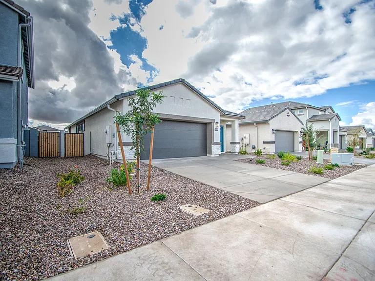 1749 W Stealth Ave — Photo 32