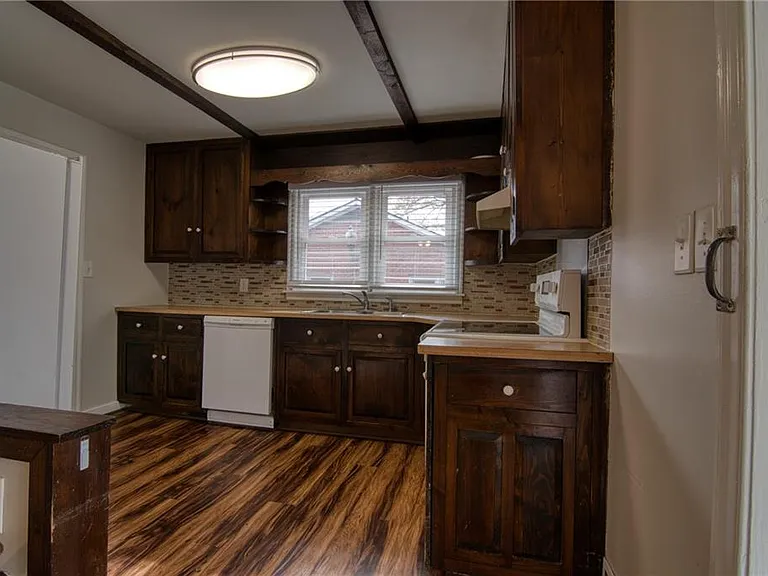 2232 Old Spring Rd SE — Photo 4