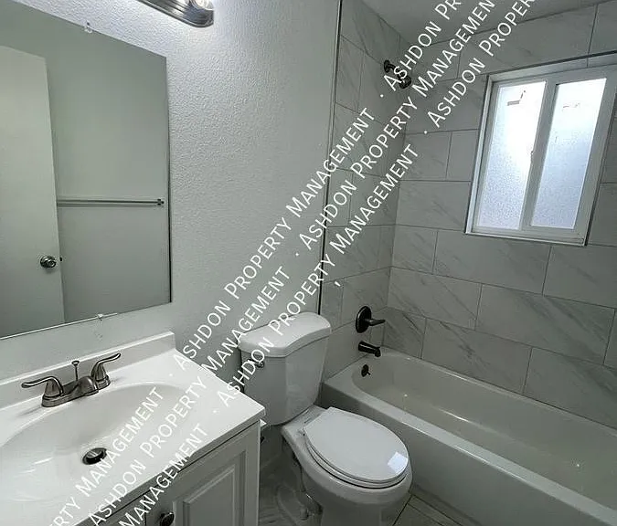 5532 S Grant St #5 — Photo 6