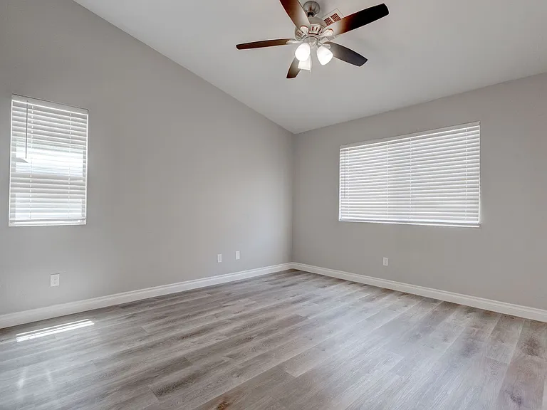 1613 Cathedral Peak Ct — Photo 25