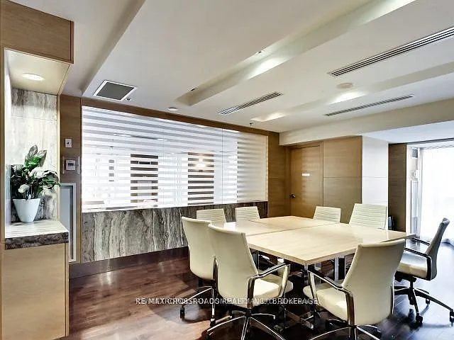 23 Carlton St #316 — Photo 13