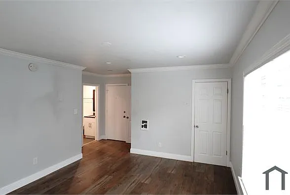 Studio, $1,600 — Photo 4