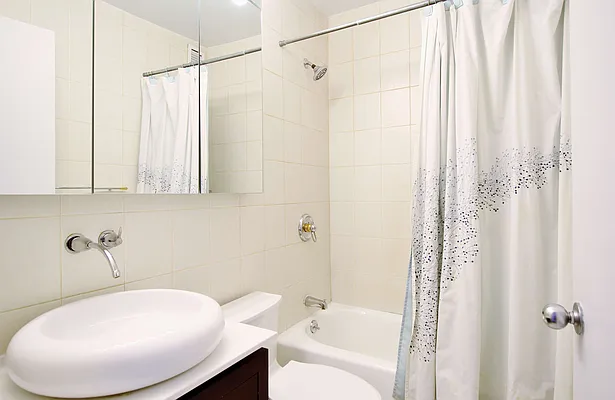 Rented by Julianna Realty Corp | media 34