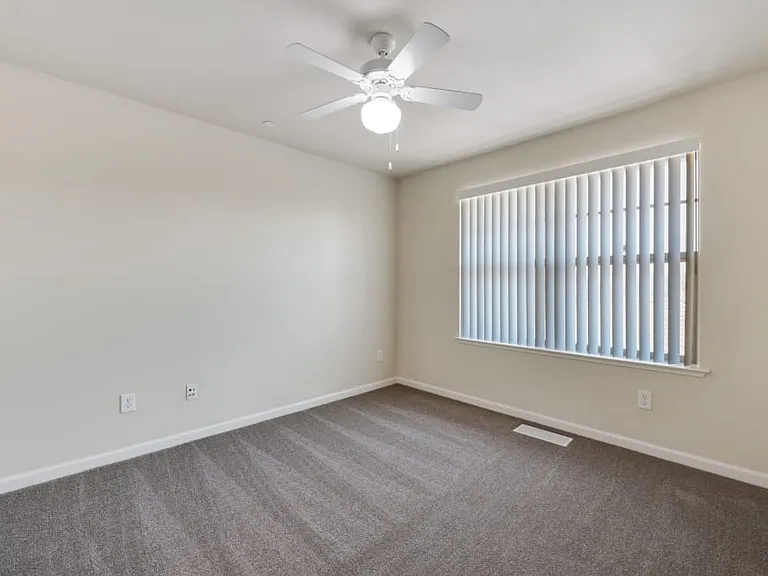 Catalina Heights - Military Housing — Photo 14