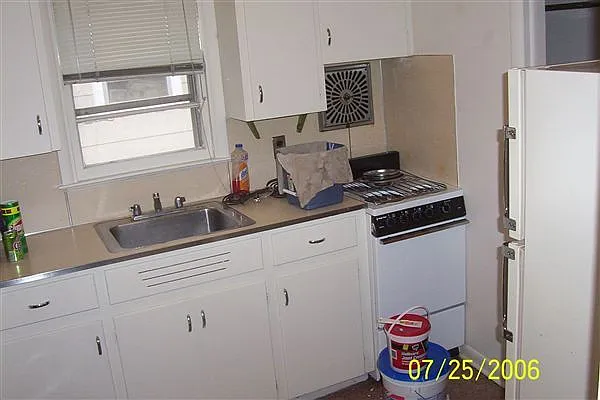 426 #4 - Kitchen