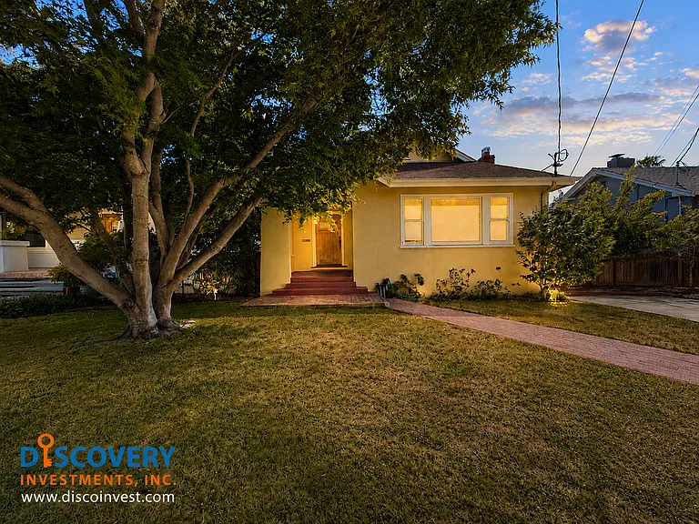 327 San Carlos Ave — Photo 1