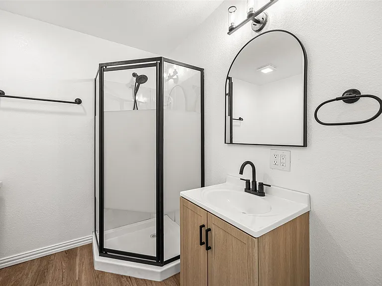 28096 Seven Sisters Rd #B — Photo 11