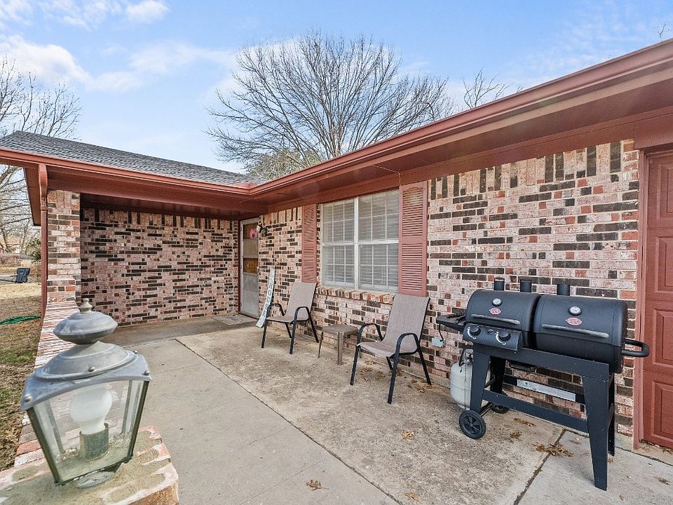 1st image of 4411 McArthur Cir