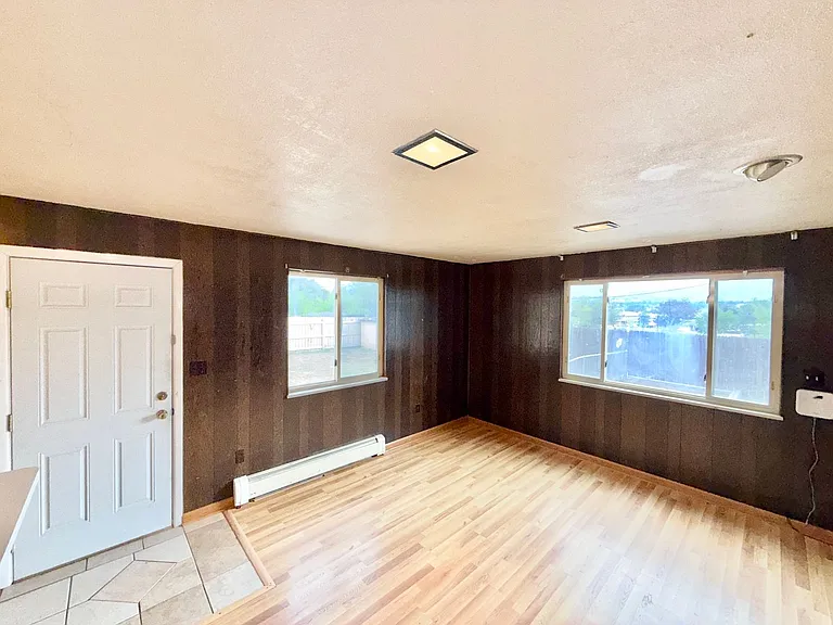 225 Elmwood Dr — Photo 5