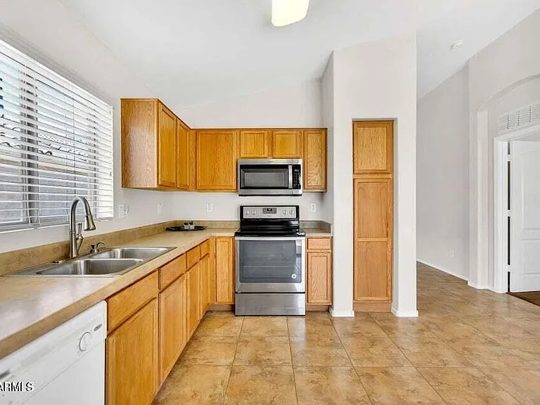 24039 N Mojave Ln — Photo 13