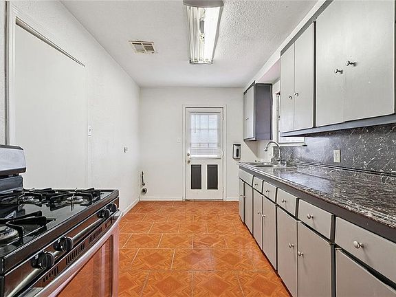 5th image of 145 Levee View Dr