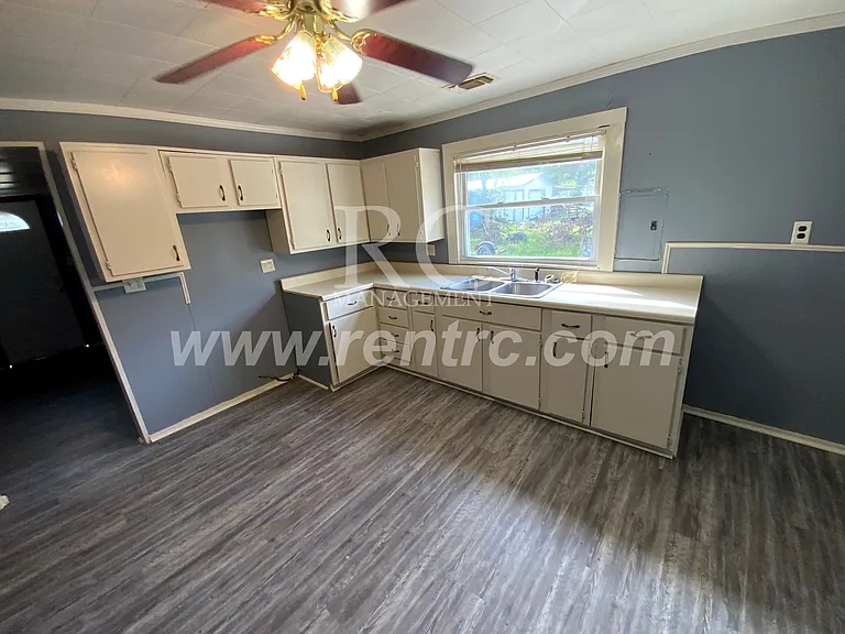 117 Vance Ln — Photo 3