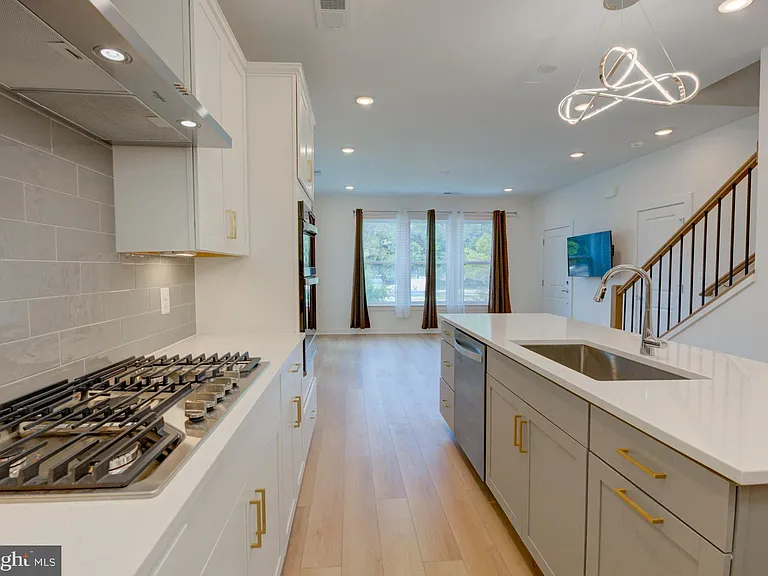 16108 Frederick Rd — Photo 18