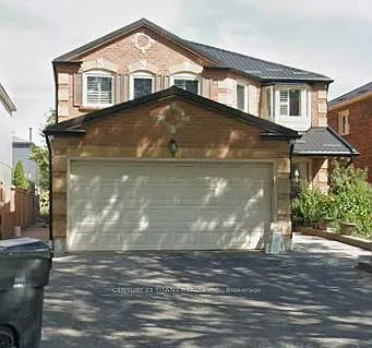 5 Lady Bower Cres — Photo 1