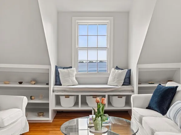 3 Circle St Unit 3, Marblehead, MA 01945