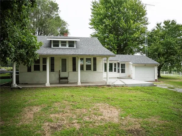 19739 185th Rd, Marshall, MO 65340