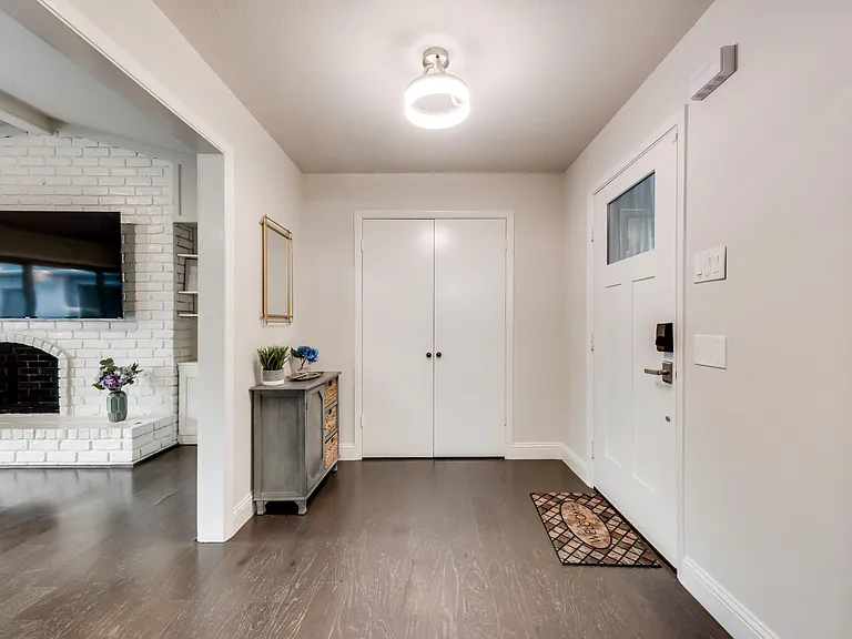 6217 Alpha Rd — Photo 13