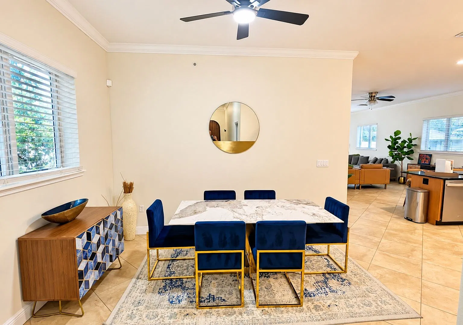 Annual Furnished 4-bed 3-bath single family home — Photo 3