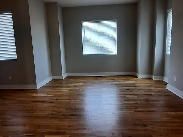 490 W Trinity Ln — Photo 15